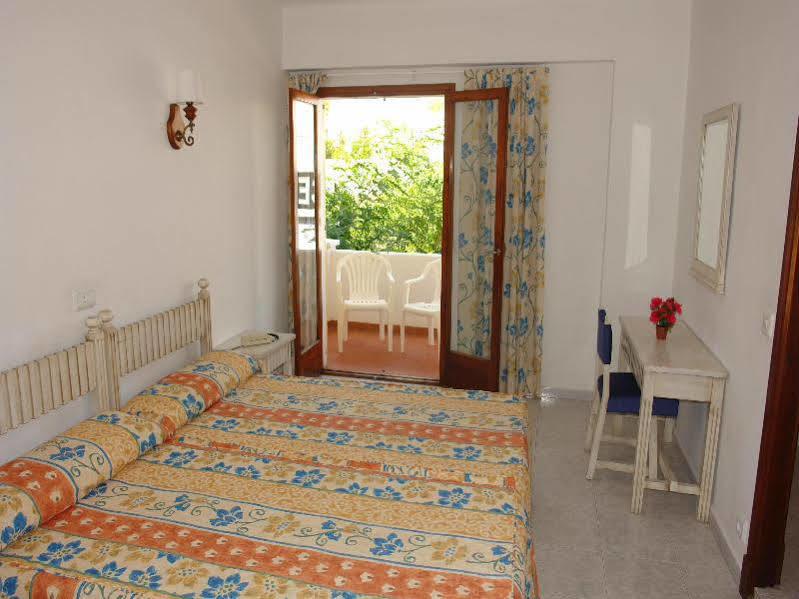 Bed and Breakfast Hostal San Francisco Cala D´Or Exterior foto